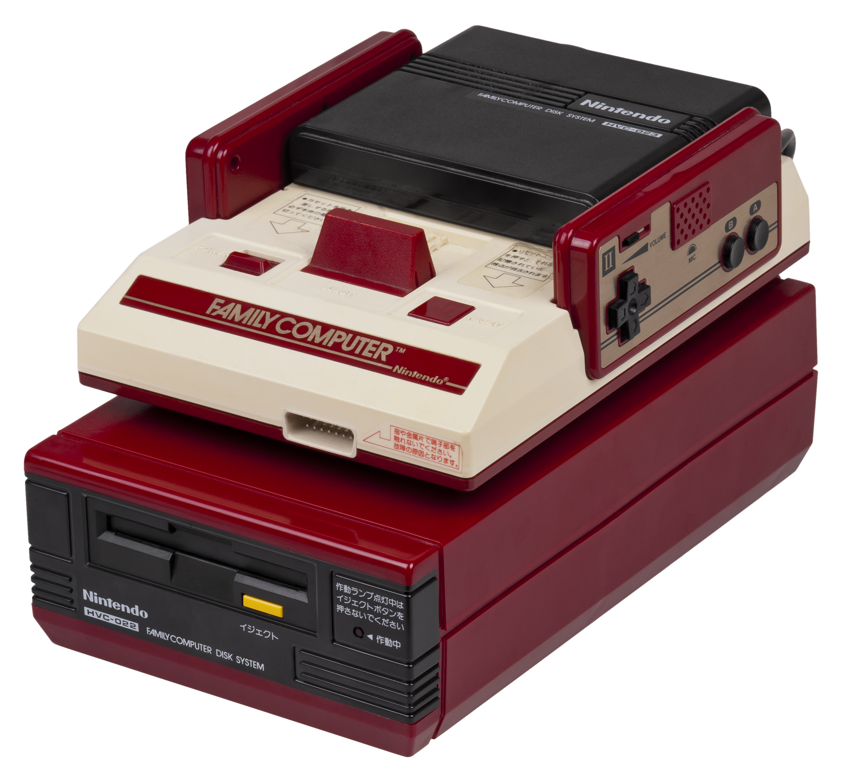 Famicom sobre seu robusto acessório. 